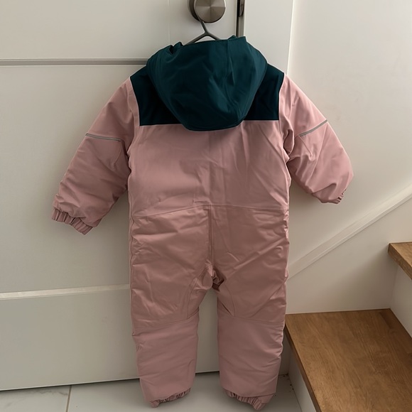 SOLD Patagonia Snowsuit - Picture 4 of 4